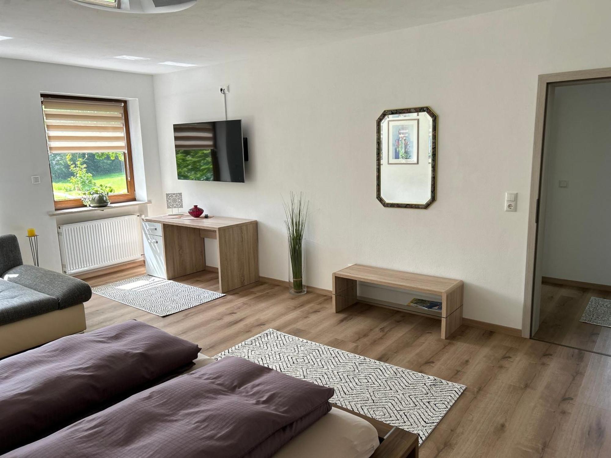 Ruhige Ferienwohnung Mit Terrasse Fuer 2 Personen フォーエンシュトラウス エクステリア 写真