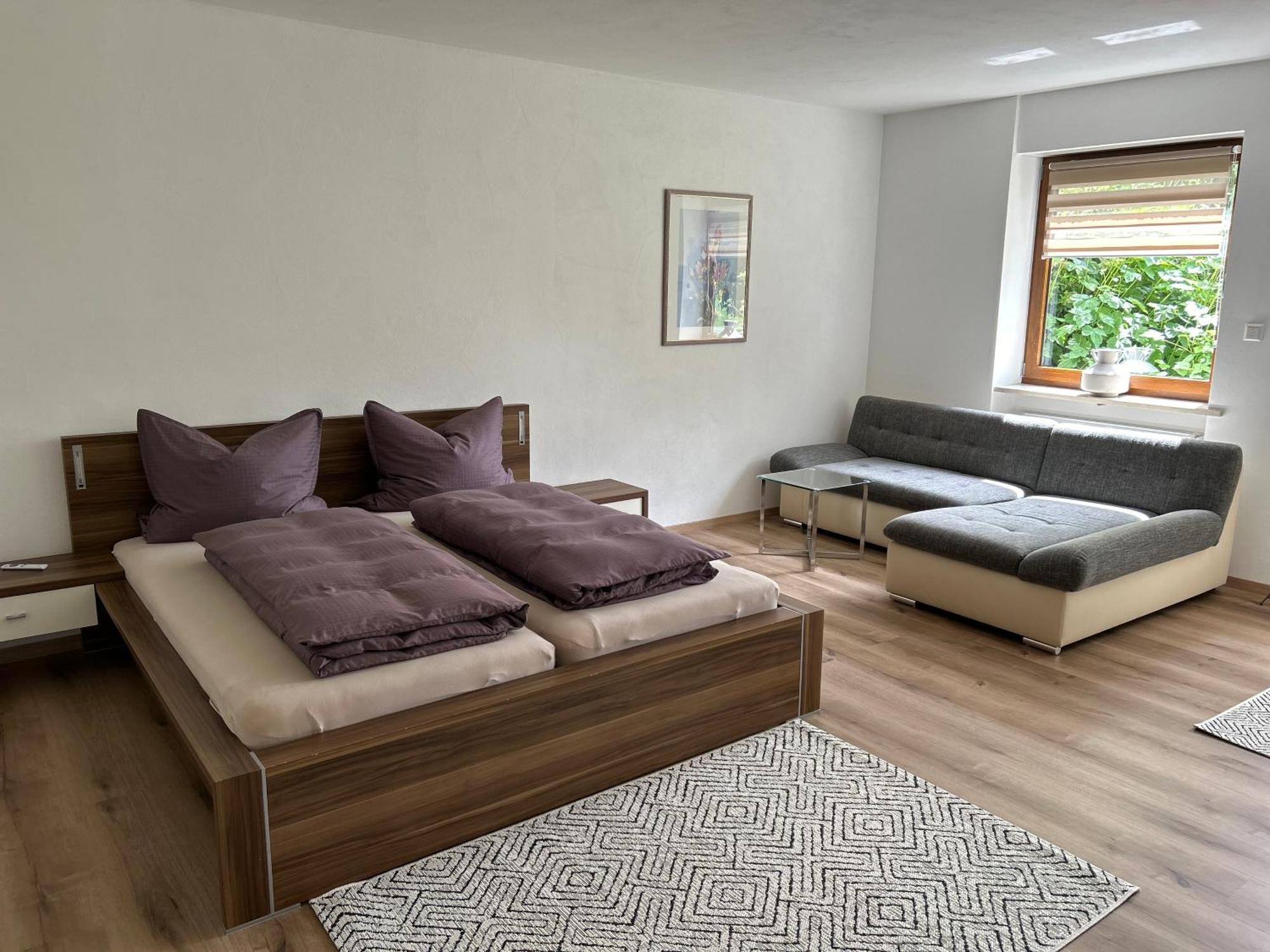 Ruhige Ferienwohnung Mit Terrasse Fuer 2 Personen フォーエンシュトラウス エクステリア 写真
